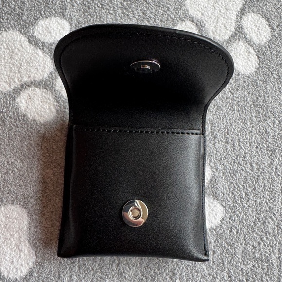 Calvin Klein AirPods Case w/ Clip - Picture 5 of 10